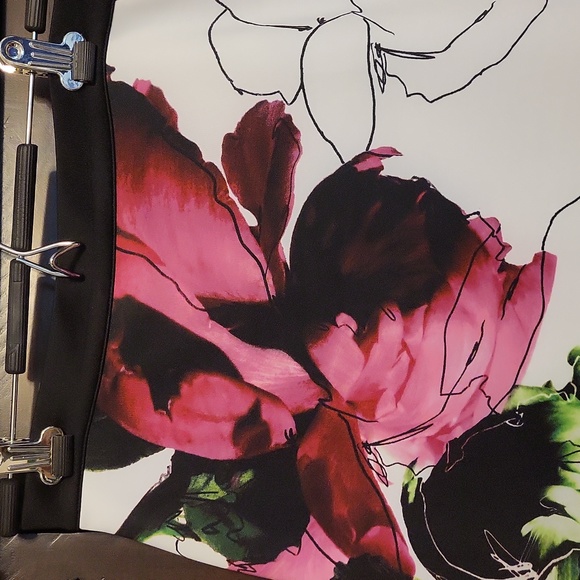 Gorgeous sexy skirt to wear on any occasion. - Picture 2 of 3